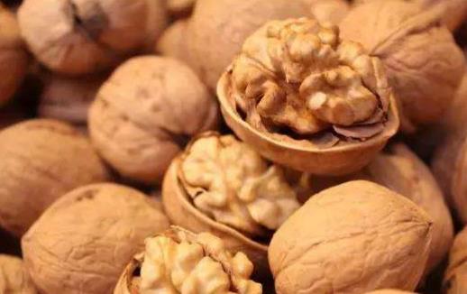 適合老年人的健康零食 老年人吃零食的注意事項