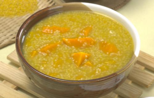 小米粥怎樣才能熬出“米油”?糖尿病人喝小米粥時,注意