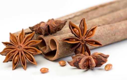 八角和大料是同一種調味料嗎?營養師提醒:有一類人炒菜