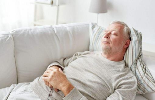 老年人睡太多的危害 提高老人睡眠質量有四大法寶