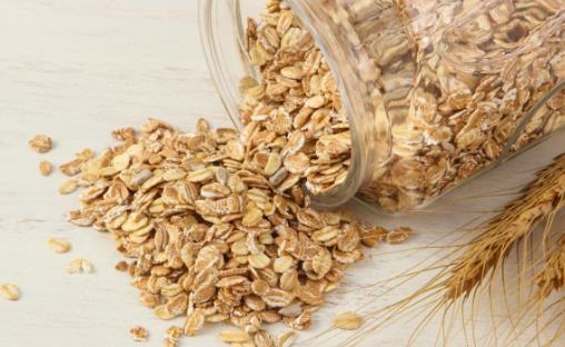 燕麥很多人喜歡吃,燕麥的營(yíng)養(yǎng)價(jià)值很高,那么吃燕麥有什