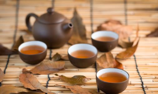 杯中茶垢不除危害大 五招幫你清除干凈