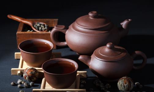 杯中茶垢不除危害大 五招幫你清除干凈