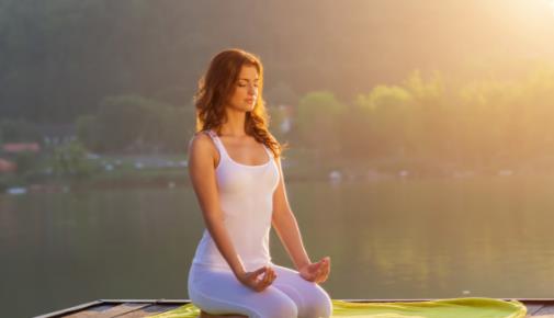 簡單的瑜伽動作,緩解坐骨神經痛