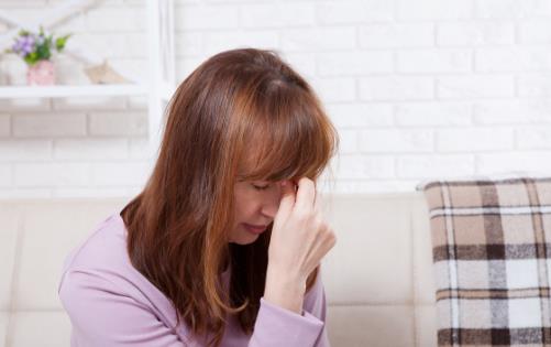 進入更年期的女人，這些跡象“蠢蠢欲動”，別等降臨了才