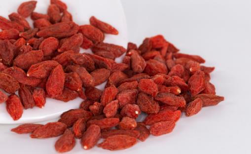 枸杞泡水能補氣補血延緩衰老 枸杞泡水喝的注意事項