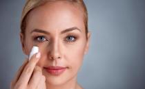 經常熬夜造成眼睛浮腫 快來拯救你的熬夜肌膚