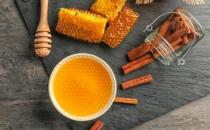 教你蜂蜜選購再也不擔(dān)心買到假蜂蜜 保證營(yíng)養(yǎng)又好喝