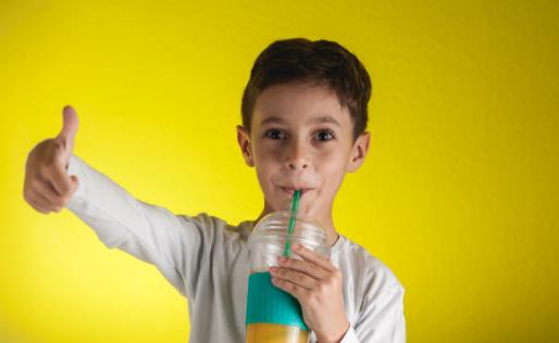 這3種飲料已被列入黑名單!兒科醫(yī)生嘆氣:別再給孩子喝了