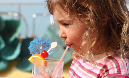 這3種飲料已被列入黑名單!兒科醫(yī)生嘆氣:別再給孩子喝了