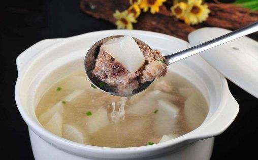 老年人喝湯應謹慎 最適合老人喝的營養湯
