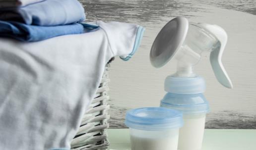 用吸奶器可刺激乳汁分泌 吸奶困難的解決方法