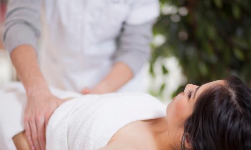 肚子脹氣的原因 從精神飲食鍛煉三方面調整