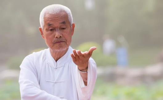 太極拳的節奏很適合老年人 練習太極拳的八個注意事項