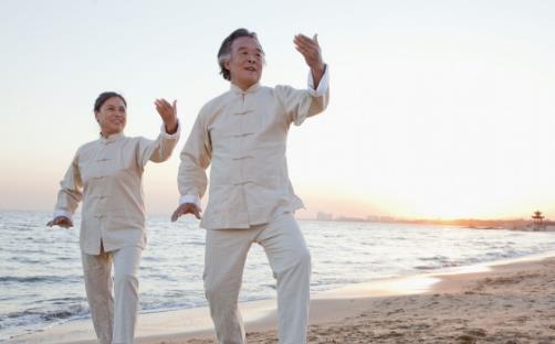 慢性病的老人適合的運動 老年人最好別做三項運動