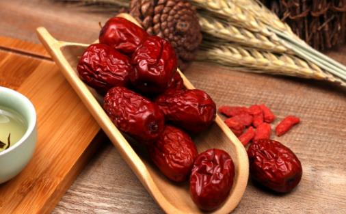 女性氣血虛的九大癥狀 日常可多吃補氣血食療方