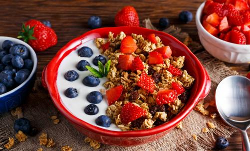 很多人都喜歡喝酸奶,含在嘴里酸酸甜甜。在日常生活中,