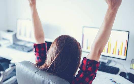 上班族不正確的坐姿易引發腰肌勞損 預防勝于治療