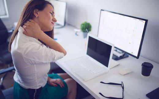 上班族不正確的坐姿易引發腰肌勞損 預防勝于治療