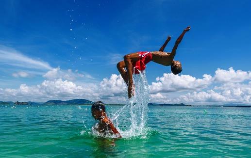 游泳時的安全注意事項 避免疲勞或饑餓時游泳