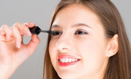 睫毛膏怎么涂才好看 簡單幾招就可以