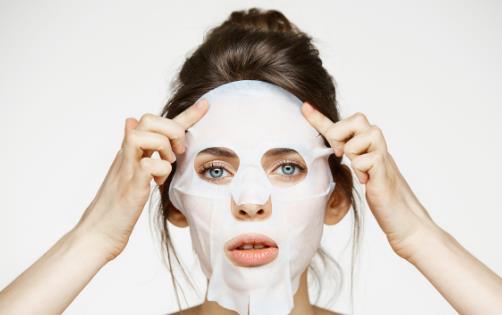 皮膚補(bǔ)水有妙方 給肌膚喝水的三個(gè)關(guān)鍵時(shí)刻