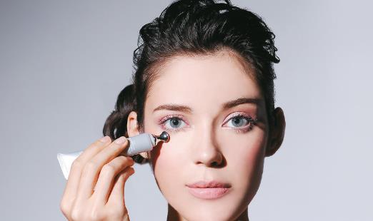 眼袋影響整體的面部形象 去眼袋的小妙招