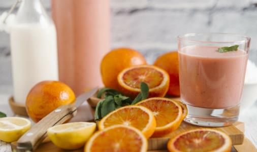 專家教你區分真假果汁 勾兌果汁易對肝腎造成傷害