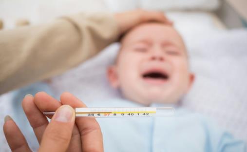 嬰兒感冒發(fā)燒退燒物理方法 嬰兒感冒發(fā)燒的護理措施