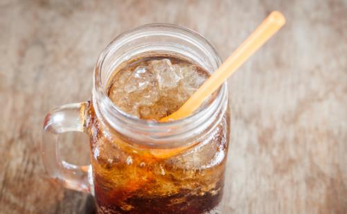 碳酸飲料與牙齒健康 導(dǎo)致蛀牙