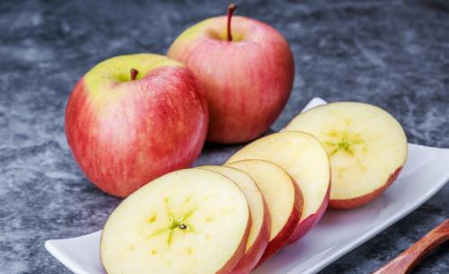 這樣吃蘋果，營養(yǎng)增加三成！但100%的人都吃錯了