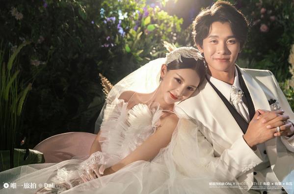 唯一旅拍告訴你:旅拍婚紗照中男士應該做些什么?