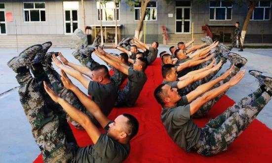 想練出人魚線 堅持簡單的動作你也能擁有完美的人魚線