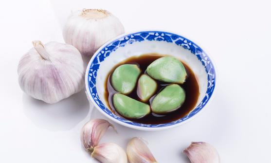 臘八節(jié)到了,教你在家腌臘八蒜,清脆可口,好看又好吃,收藏了