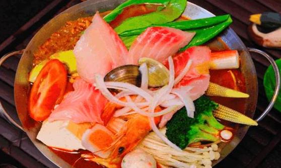 火鍋都是冬季家庭聚餐的寵兒 在家健康吃火鍋的妙招