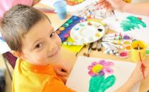 ?把握成長關鍵時期培養寶寶創造力 父母要多讓寶寶自己做主