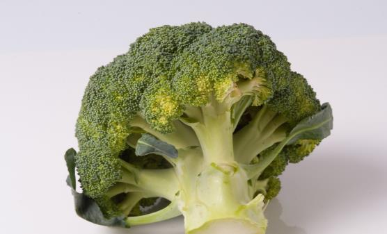 根據(jù)年齡段營養(yǎng)應稍有所側(cè)重 30歲吃菜好色護皮膚