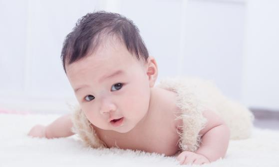 給寶寶退熱還在犯這些誤區嗎 簡單易學的寶寶發燒護理方式