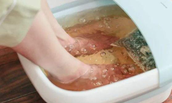 八個(gè)信號(hào)說明腎臟病了 晚上九點(diǎn)泡腳最護(hù)腎