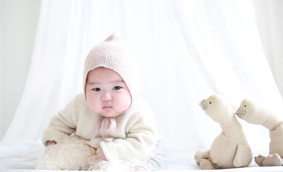 寶寶發熱低于38℃別著急喂退燒藥 出現這十一種情況快送醫