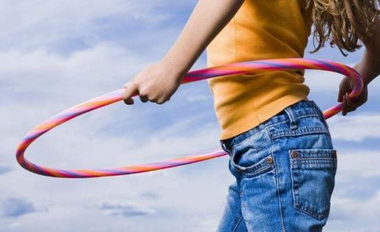 最適合老年人的健身運動 空轉呼啦圈健腰椎