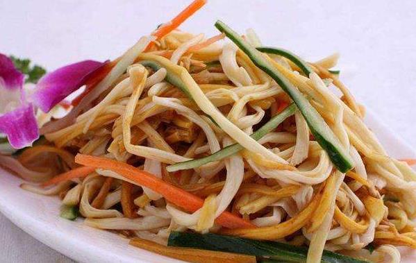 啤酒的15條生活妙招 妙用啤酒擦玻璃、洗刷鍋底、澆花、洗衣、做飯