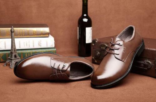 皮鞋受潮容易發(fā)霉怎么辦 預(yù)防皮鞋發(fā)霉的小妙招