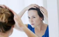 ?新媽媽產(chǎn)后脫發(fā)別心急 科學(xué)飲食來調(diào)理