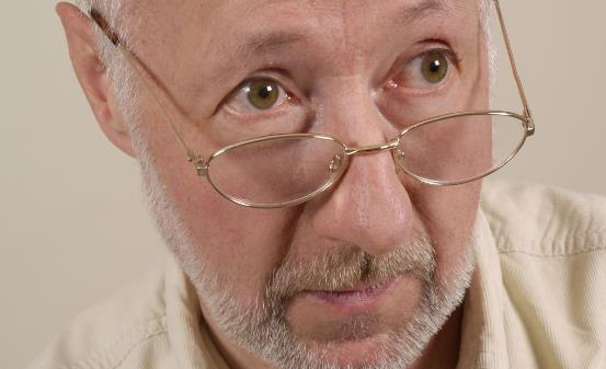 老人選配老花鏡的五大注意事項