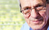 年齡和老花度數關系的規律 老人選配老花鏡的五大注意事項