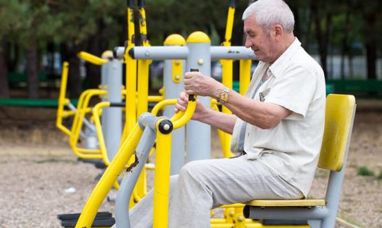 運(yùn)動(dòng)的根本是為了健康 老人選擇適當(dāng)運(yùn)動(dòng)項(xiàng)目很重要