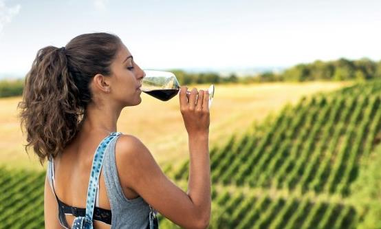喝葡萄酒的8大好處 但需注意5個雷區