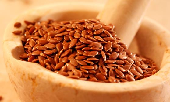 食用亞麻籽油能改善女性經(jīng)前綜合癥 亞麻籽油的食用方法
