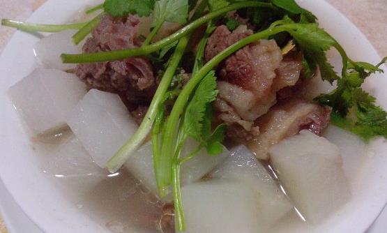 女性容易氣血不足手腳冰冷 推薦八種補氣血的食譜來調理